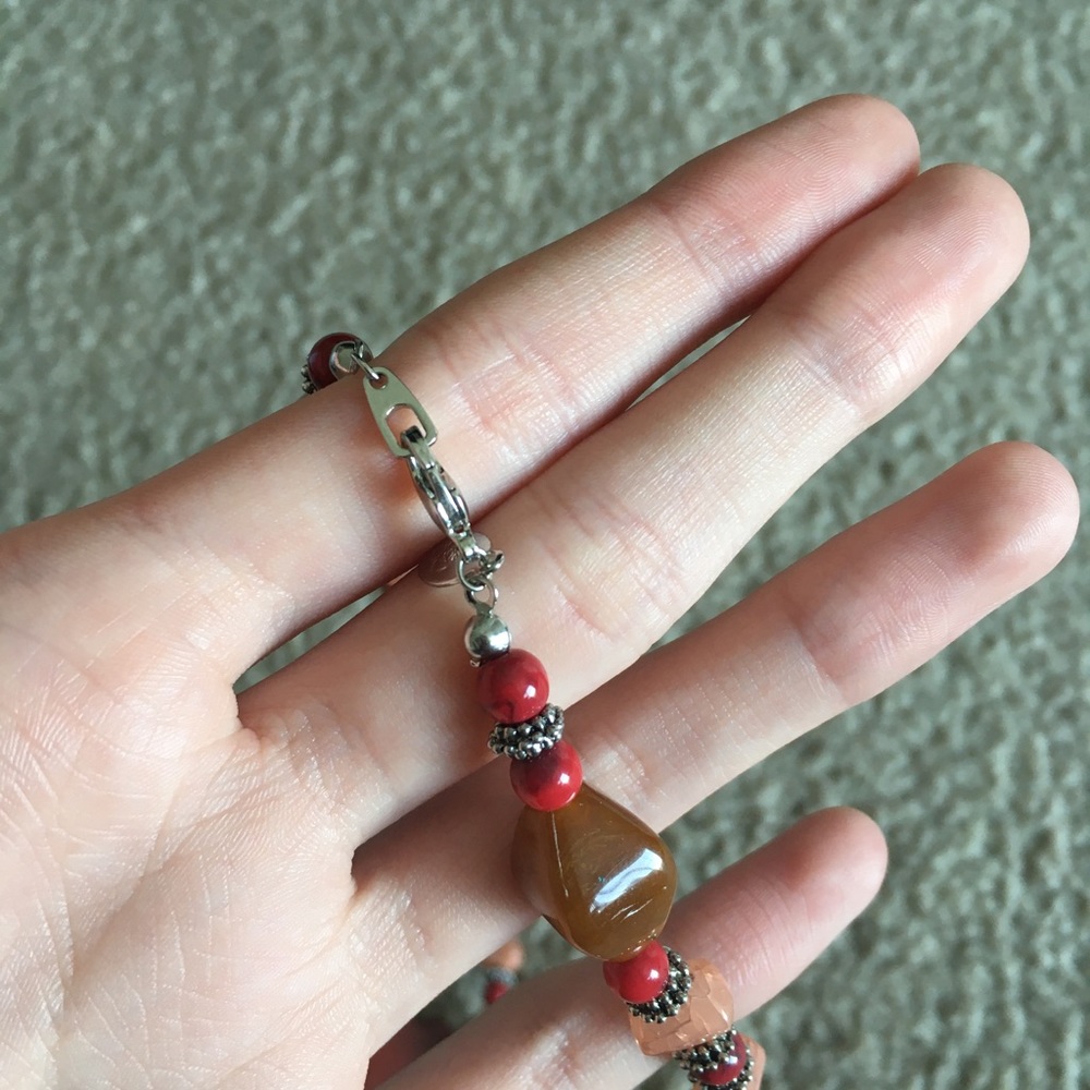 BEADED ROSE NECKLACE 🌹 - Picture 5 of 6